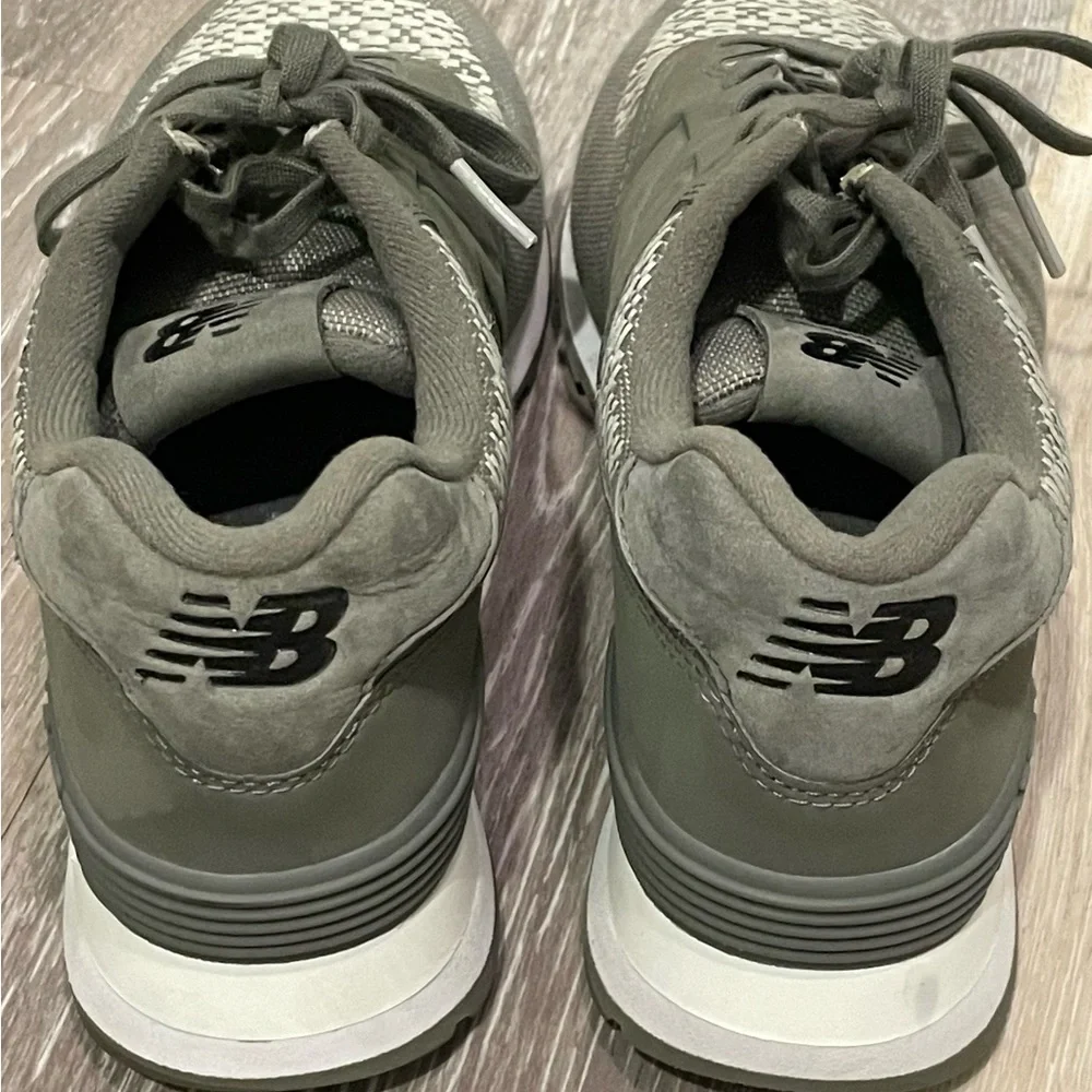 Womens New Balance 574 Military Foliage Green Size 7.5 - Picture 3 of 8